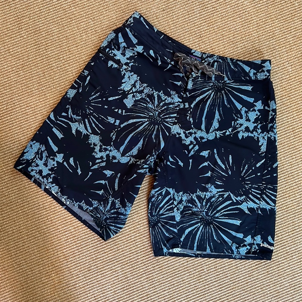 Patagonia Men’s Board Shorts 32